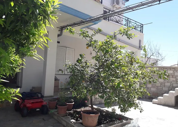Village Center דירה